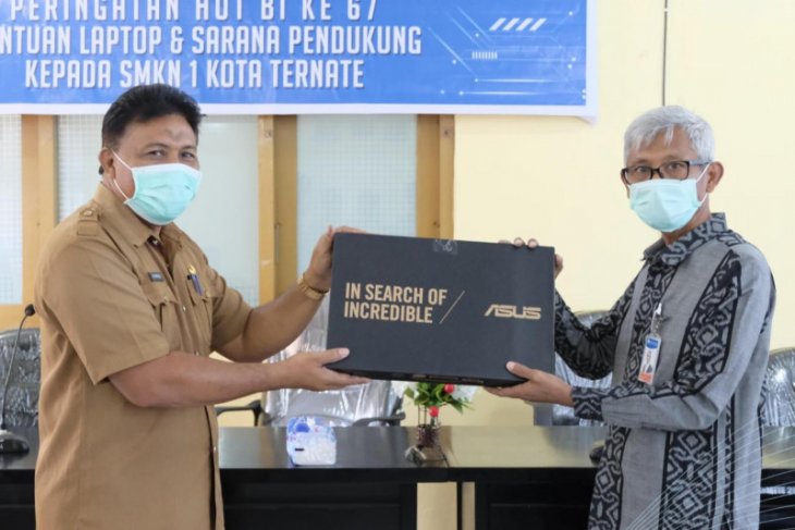 Bank Indonesia salurkan laptop ke SMK Negeri 1 Ternate