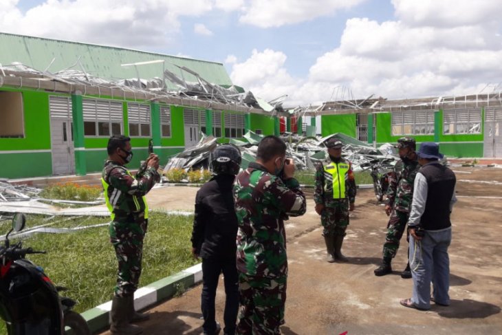 Kodim 1207/BS gandeng PWI lakukan bakti sosial korban puting beliung