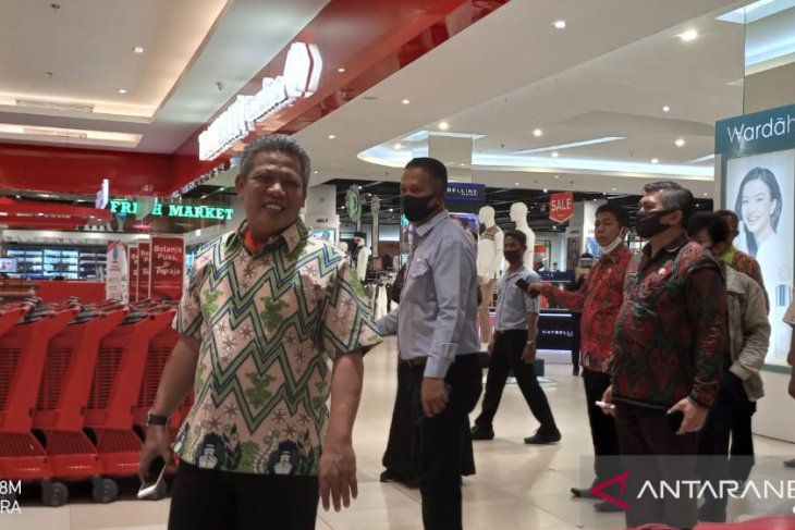 Bupati Kubu Raya pastikan belanja di Transmart aman dari COVID-19