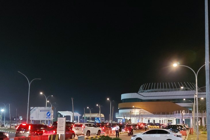 Suasana Terminal Eksekutif Pelabuhan Merak Banten Jelang Idul Adha