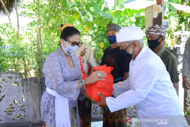 Putri Koster ajak masyarakat tetap disiplin protokol kesehatan