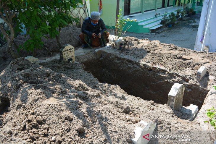 Persiapan pemakaman adik bungsu Gus Dur