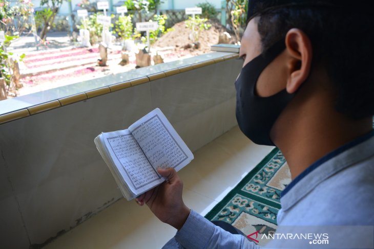 Persiapan pemakaman adik bungsu Gus Dur