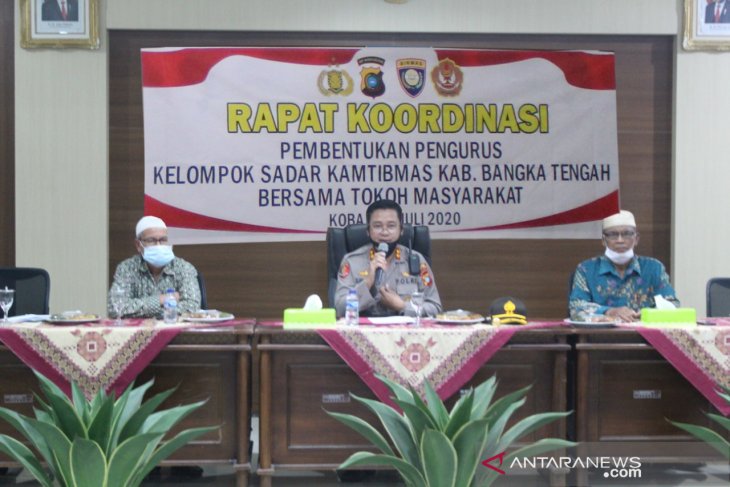 Polres Bangka Tengah ingatkan warga tetap jaga jarak