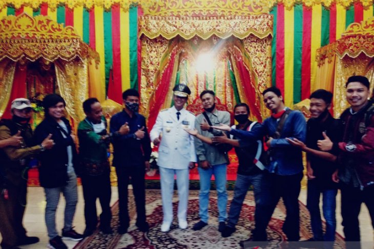 Euforia usai pelantikan yang berbuah bencana