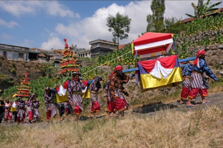 Grebeg besar di Gunung Sumbing