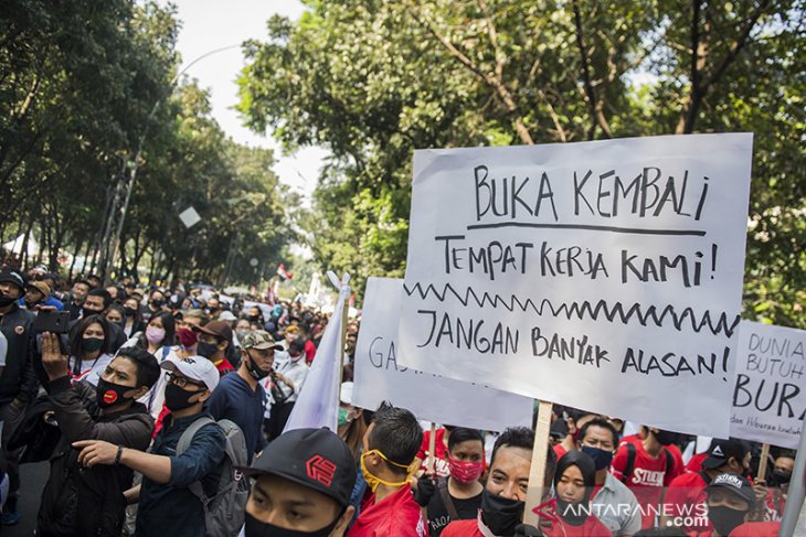 Aksi pekerja hiburan malam 