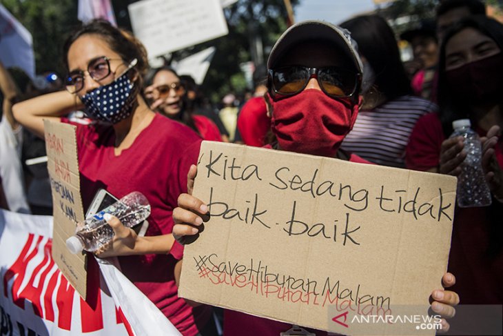 Aksi pekerja hiburan malam 