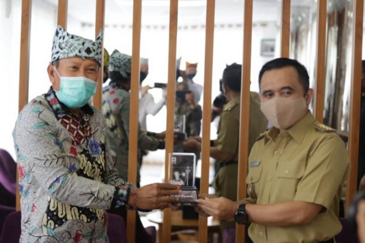 PLN Jatim pastikan pemasangan listrik di Banyuwangi disertai syarat IMB