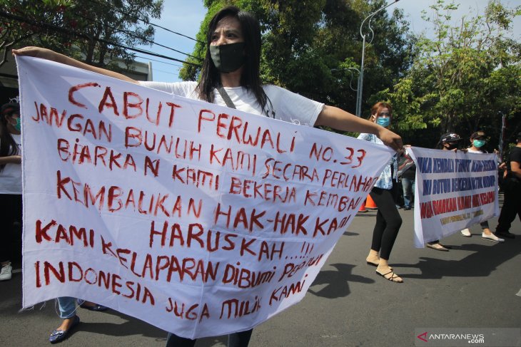 Unjuk rasa pekerja tempat hiburan malam