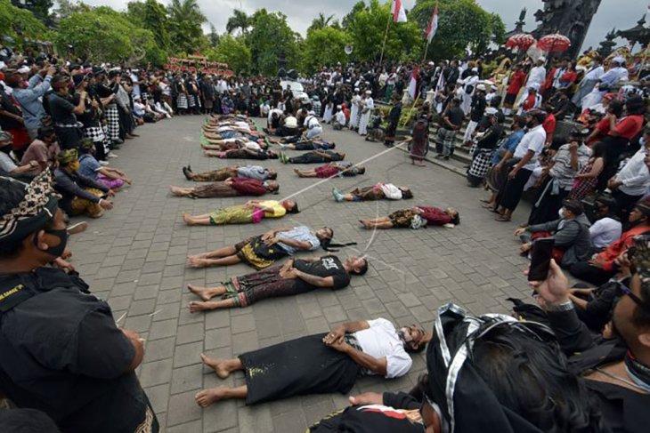 Aksi penolakan ajaran Hare Krishna