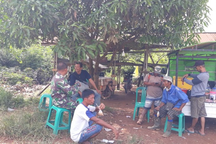 Babinsa Koramil 1203-09/Tumbang Titi pantau hasil TMMD 108 di Beringin Rayo