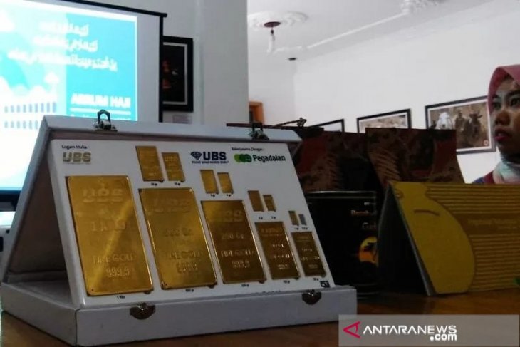 Emas menembus level psikologis 2.000 dolar AS per ounce untuk pertama kalinya