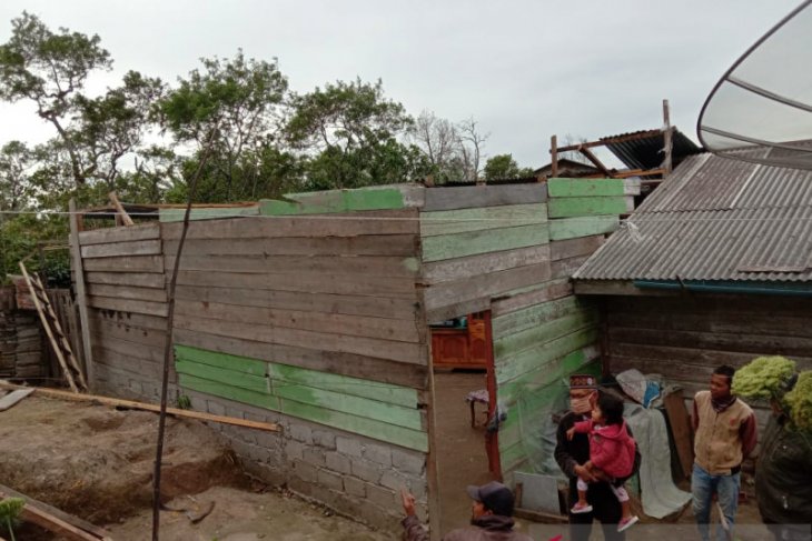 29 rumah rusak dilanda angin kencang di Bener Meriah