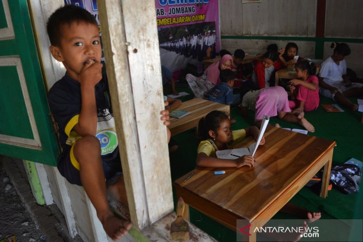 Rumah pintar untuk belajar daring di Jombang