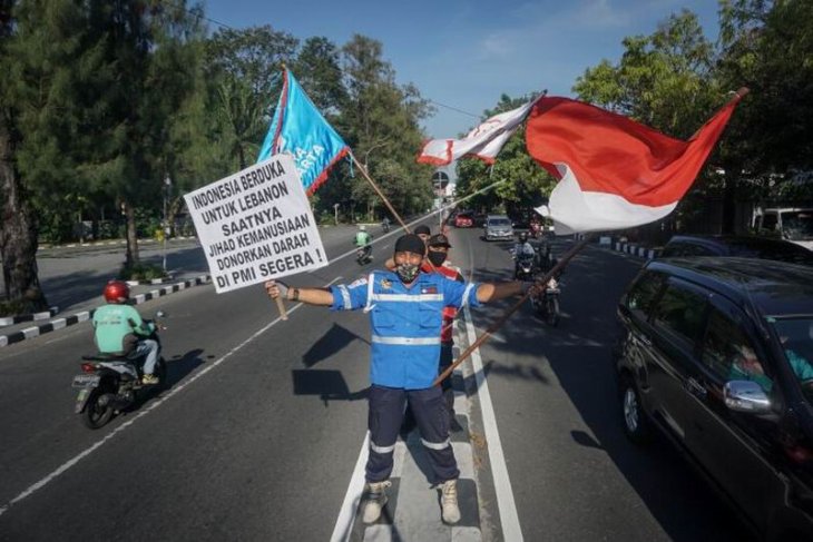 Aksi ajakan donor darah untuk korban ledakan di Lebanon