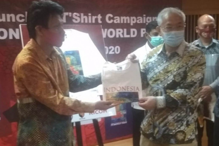 Launching kaos kampanye