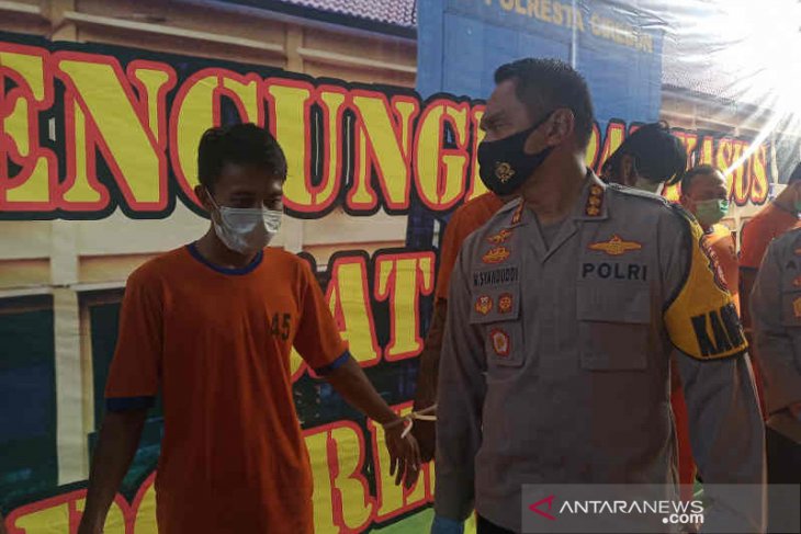 Ada calon ayah tiri cabuli calon putrinya, dilaporkan dan berakhir di jeruji besi