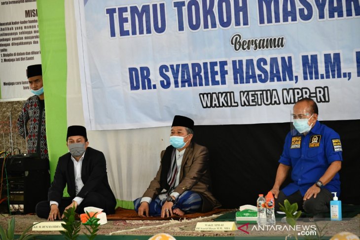 Wakil Ketua MPR ajak masyarakat taat protokol kesehatan