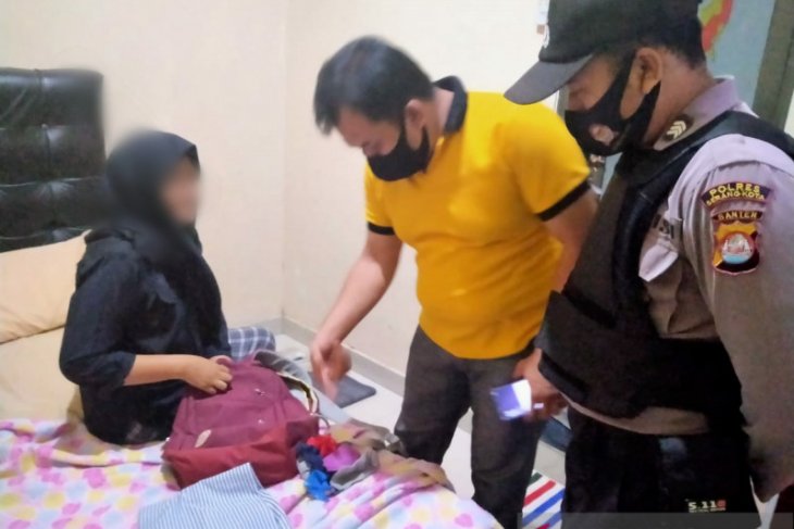 Polres Serang Kota jaring tiga pasangan bukan suami istri di penginapan