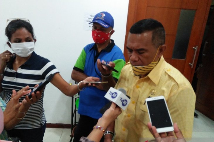 DPRD Saluran primer irigasi Wai Matakabo rusak