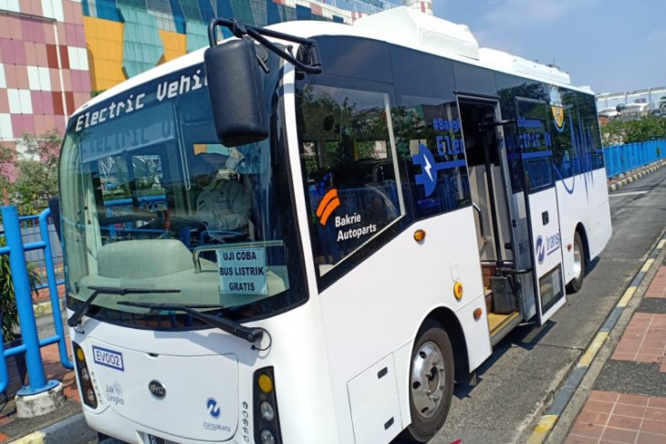 Uji coba bus listrik di ibukota untuk kurangi polusi di Jakarta dapat apresiasi