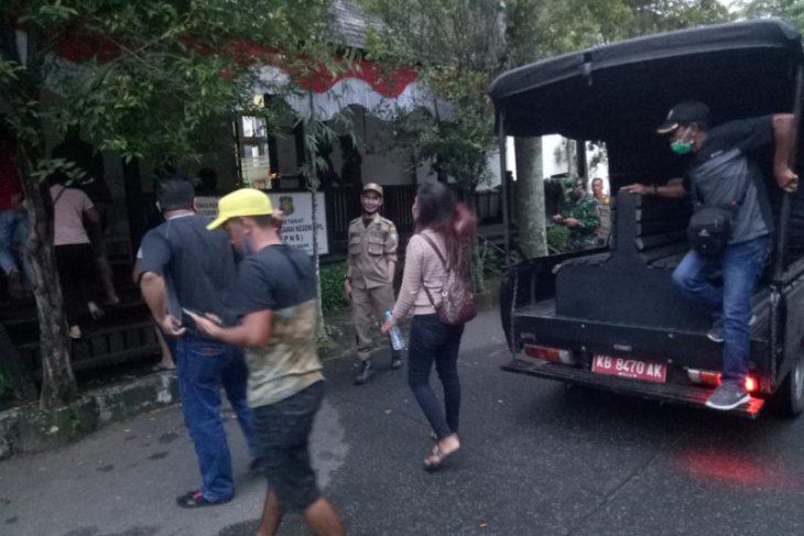 Satpol-PP Pontianak amankan dua anak bawah umur di hotel