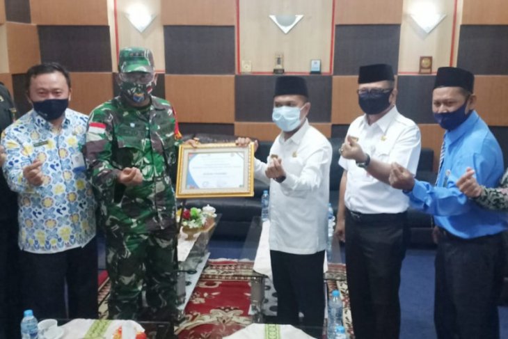 Penghargaan BKKBN Untuk Kodim Sambas