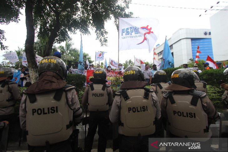 Unjuk Rasa Buruh Di Kalsel