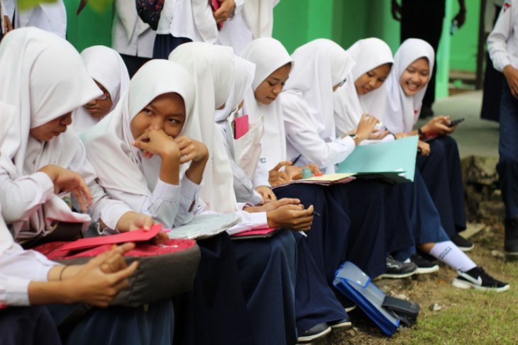 Dana Bos Paser Boleh Diperuntukkan Beli Pulsa Siswa