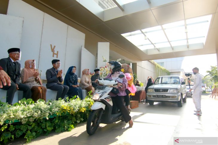 Resepsi Pernikahan Drive Thru di Banyuwangi