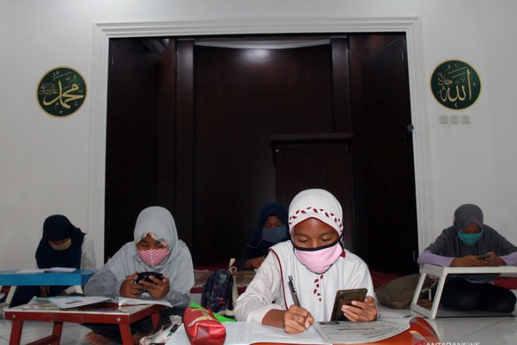 Kemendikbud : Sekolah perlu berikan dua opsi pembelajaran