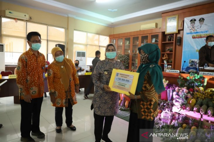 Bupati Serang berikan reward untuk 7.665 kader posyandu