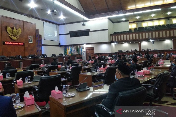 Sidang telat dibuka, DPRA gagal dengarkan pidato Presiden RI