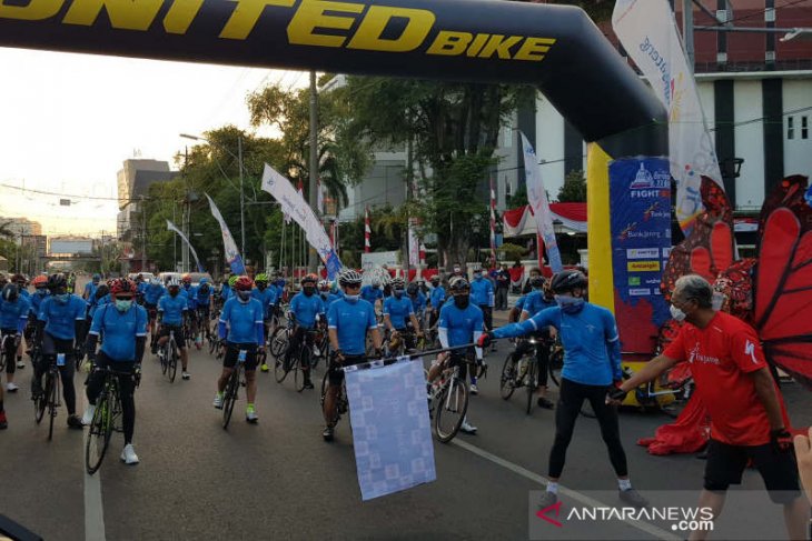 Ganjar Pranowo lepas 50 dokter jalani rangkaian Tour de Borobudur 2020