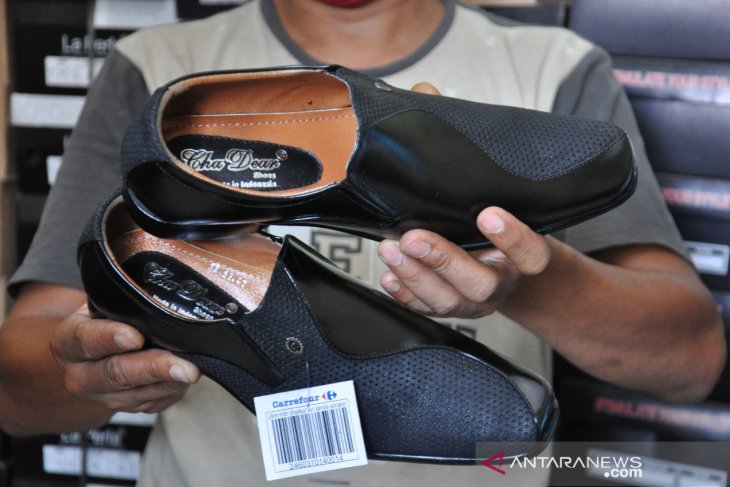 Produk sepatu  