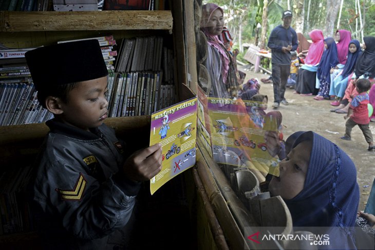 Taman baca di daerah terpencil Kabupaten Garut 