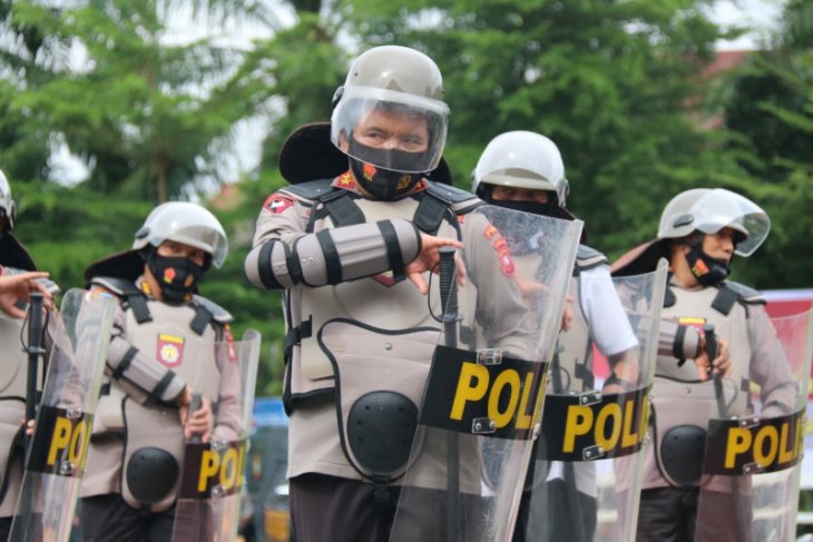 Kapolda Kalbar ajak pejabat polda latihan pengendalian massa pengamanan pilkada
