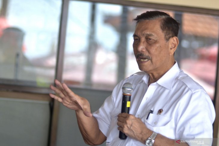 Luhut ditugaskan jaga investasi agar tidak anjlok lebihi minus lima persen