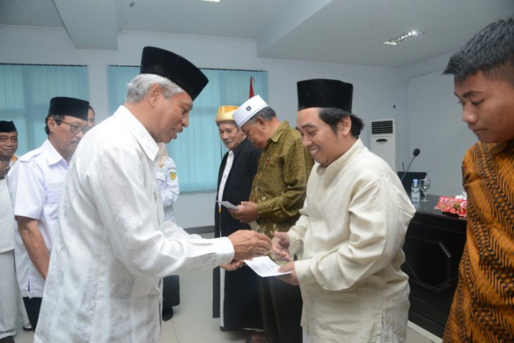 Imam dan guru mengaji di Ternate diberi insentif peringatan Tahun Baru Islam