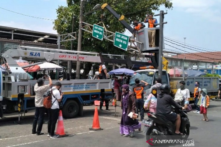 Salah satu tiang penyangga jembatan MA Salmun retak, Dishub siapkan rekayasa lalu lintas