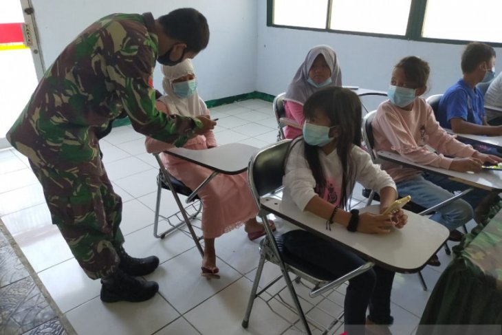 Kodim 0602/Serang programkan anak belajar secara virtual di Makoramil