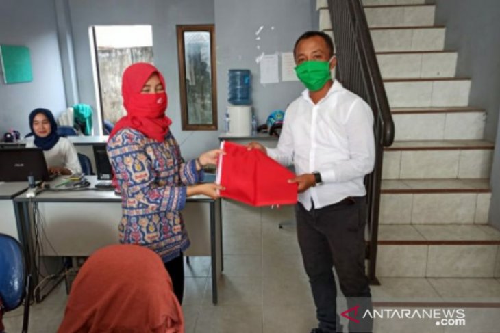 Kesbangpol Bangka Selatan pasang bendera Merah Putih di beberapa titik