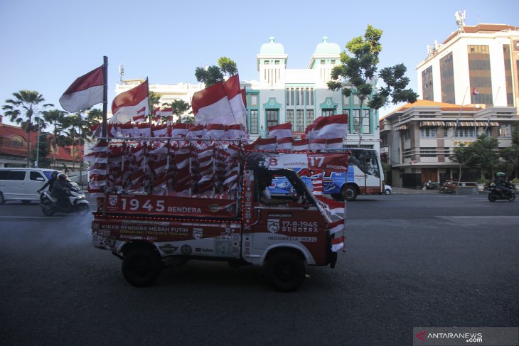 Mobil berbendera Merah Putih tiba di Surabaya