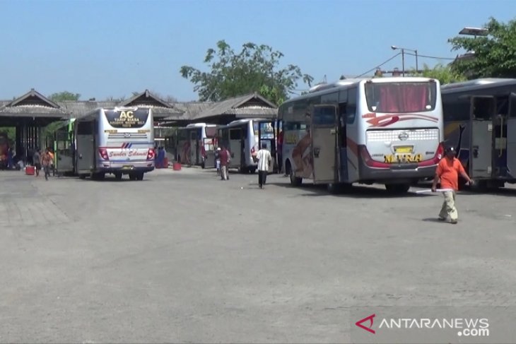 Penumpang di terminal Madiun saat libur tahun baru Islam tercatat normal