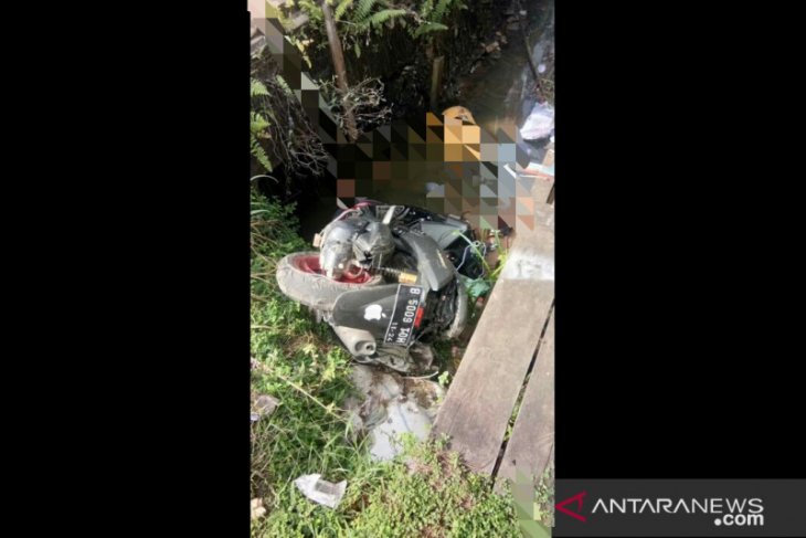 Seorang pria ditemukan tewas di parit Putussibau Selatan