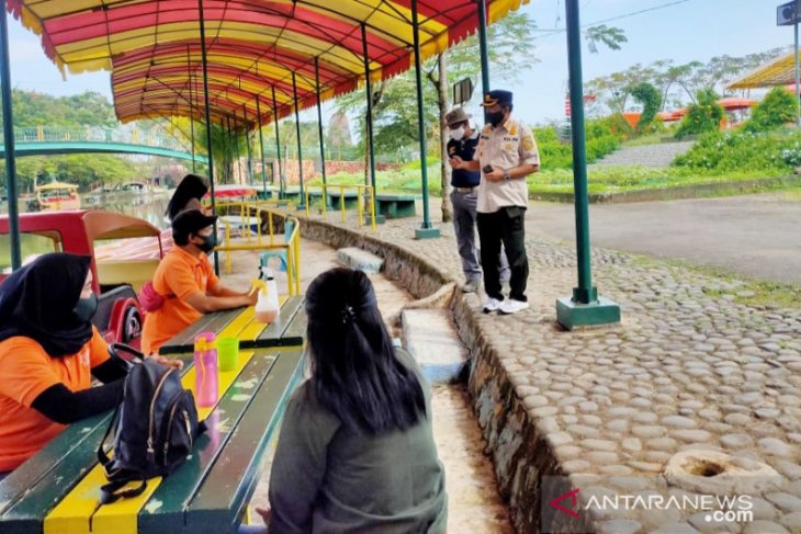 Satpol PP sidak obyek wisata Puncak Bogor tindaklanjuti surat teguran Gugus Tugas Jabar