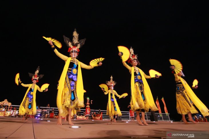 Pagelaran Seni Budaya di Luar Ruangan