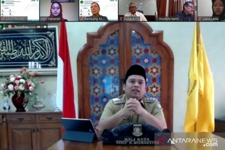 Ribuan Mahasiswa UNIS Tangerang laksanakan KKK dari rumah