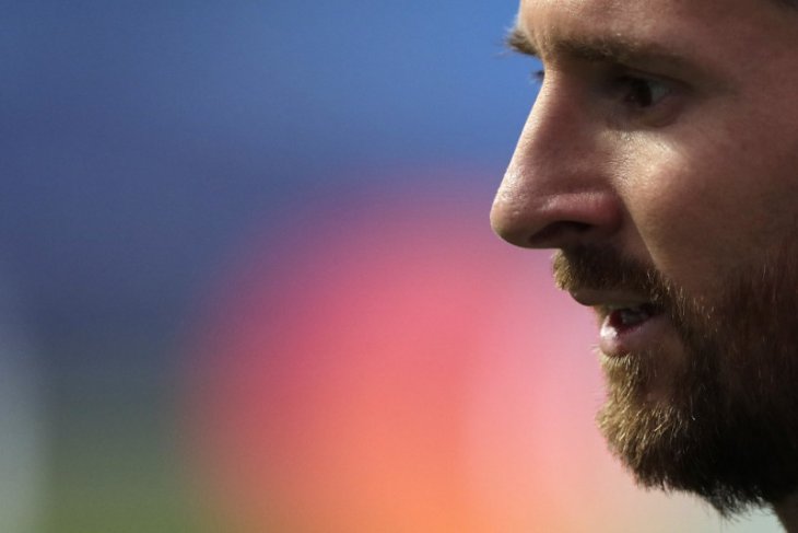 Mengapa Messi cari lapangan rumput baru